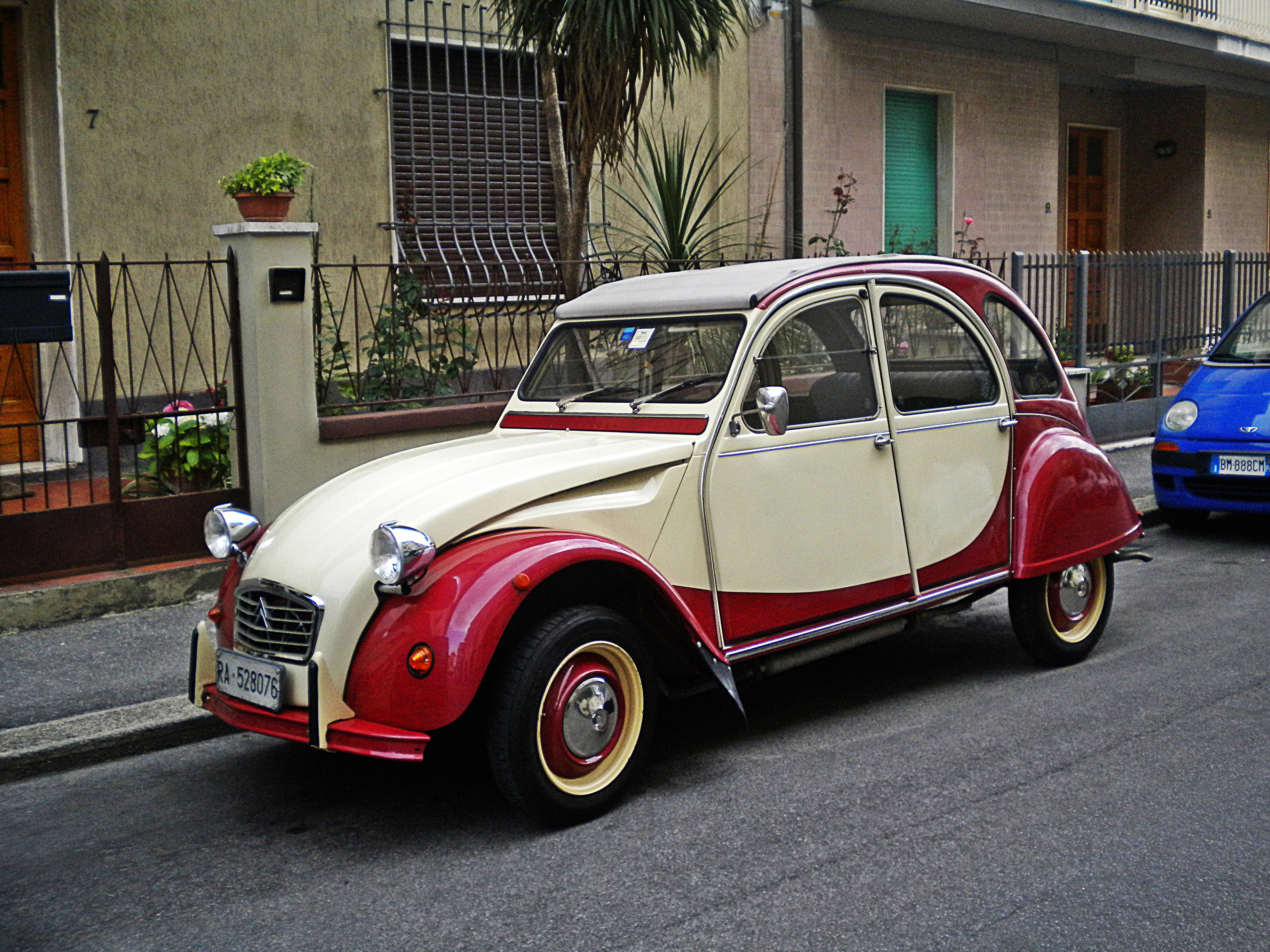 Citroen_2CV_Mezzana